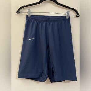 Women’s‎ Nike Biker Shorts Slim Fit in Navy - S